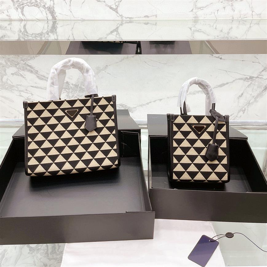 3 Sizes Women Handbag Designer Tote Bag Triangle Symbole Jacquard Handbags Large Totes Designers Shoulder Bags Cross Body Purses 2318K, Ship by fedex
3 Sizes Women Handbag Designer Tote Bag Triangle Symbole Jacquard Handbags Large Totes Designers Shoulder Bags Cross Body Purses 2318K, Ship by fedex