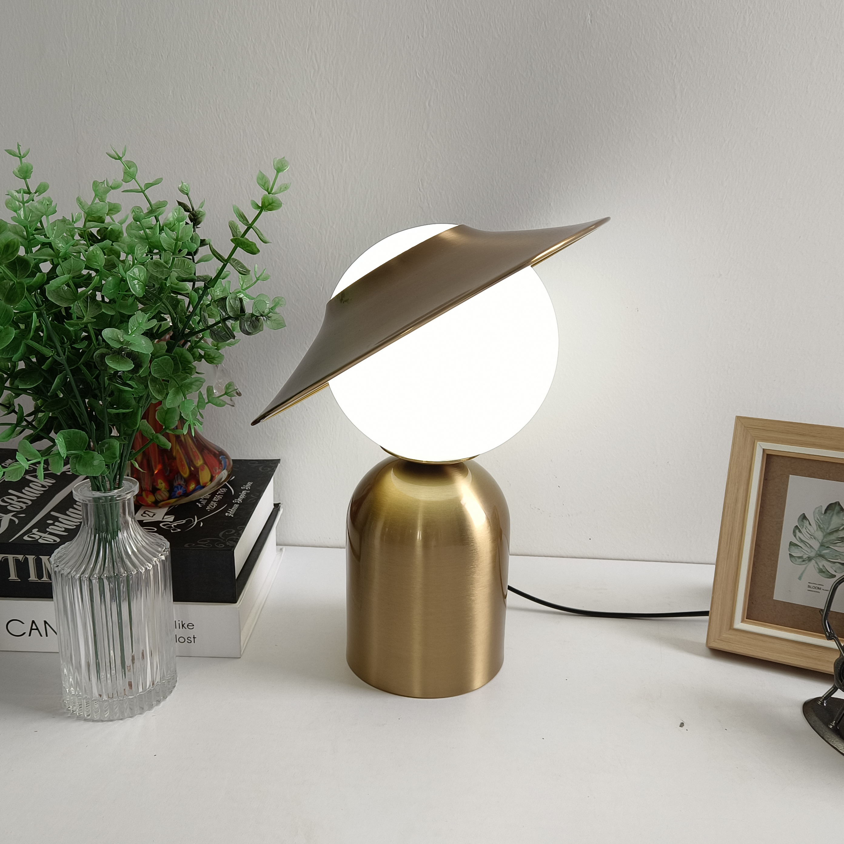 Elegant Nordic Glass Ball LED Table Lamp Durable Metal Design for Living Rooms, Bedrooms, and Studies