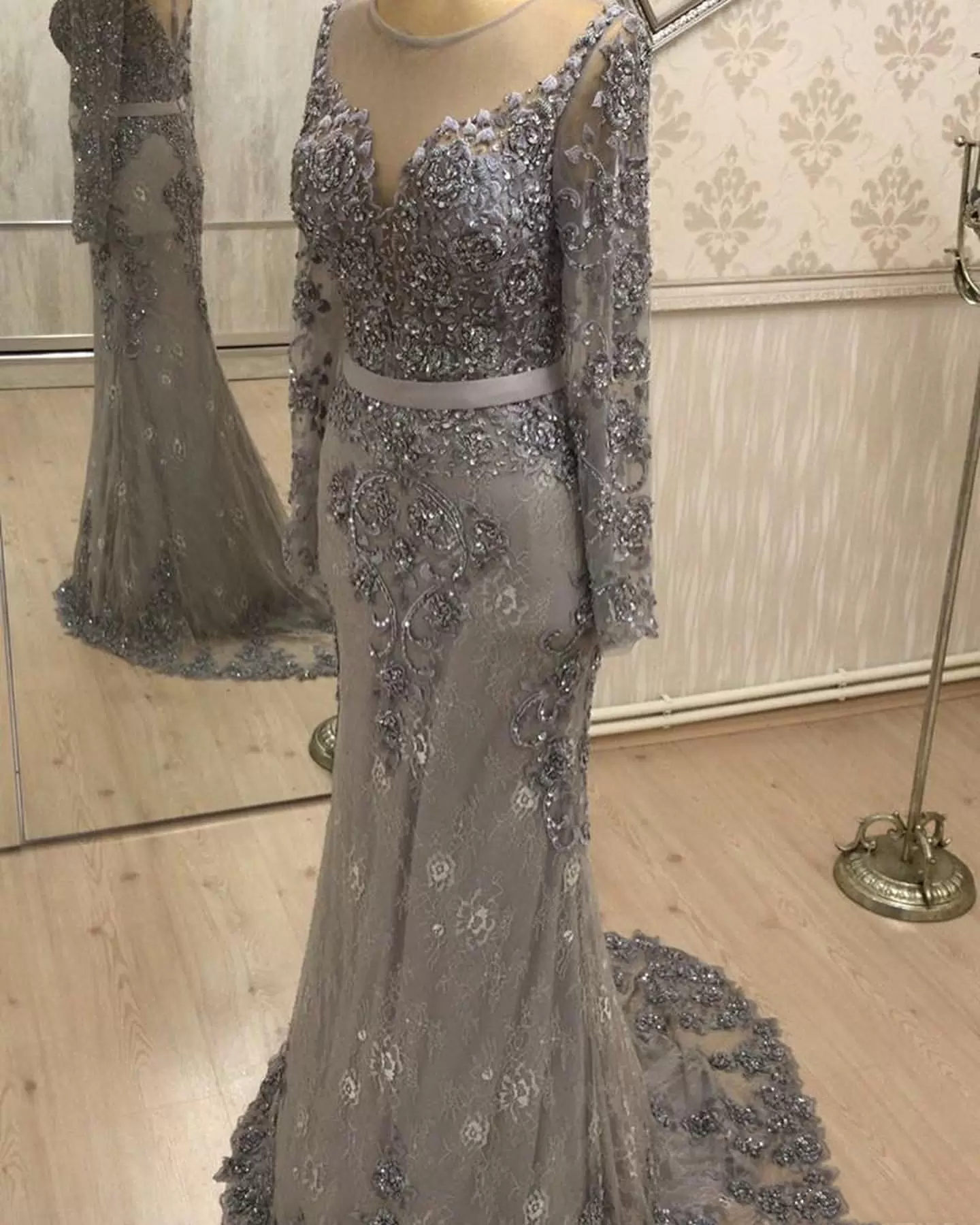 Elegant Grey Lace Mermaid Evening Dresses Long Sleeves Sequins Beaded Crew Neck Formal Party Gowns Arabic Dubai Muslim Prom Event Dress Vestido Custom