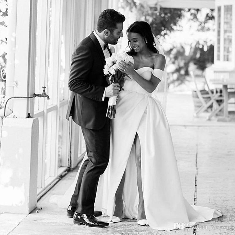 2023 Boho Wedding Dresses Bridal Gown Off the Shoulder Short Sleeves Side Slit Satin Ruched Pleats Sweep Train A Line Custom Made Plus Size vestido de