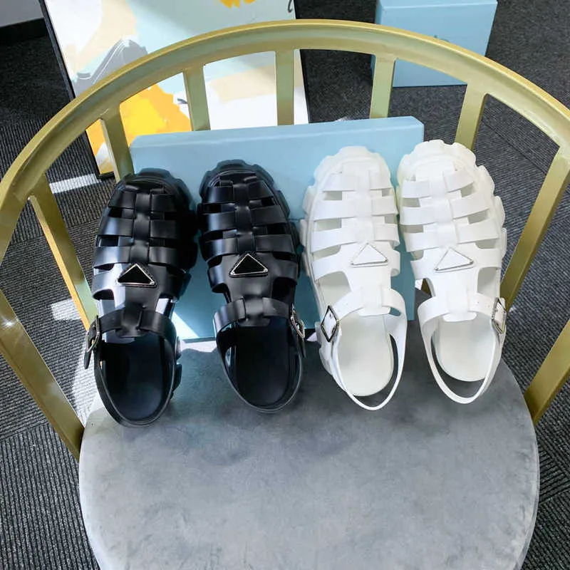 Sandals Hollow Rubber Baotou Beach Sandal Designer Foam Platform Gear Ladies Casual Heightening Buckle Roman Tide Outdoor With Box Size HEGS 7WML
Sandals Hollow Rubber Baotou Beach Sandal Designer Foam Platform Gear Ladies Casual Heightening Buckle Roman Tide Outdoor With Box Size HEGS 7WML