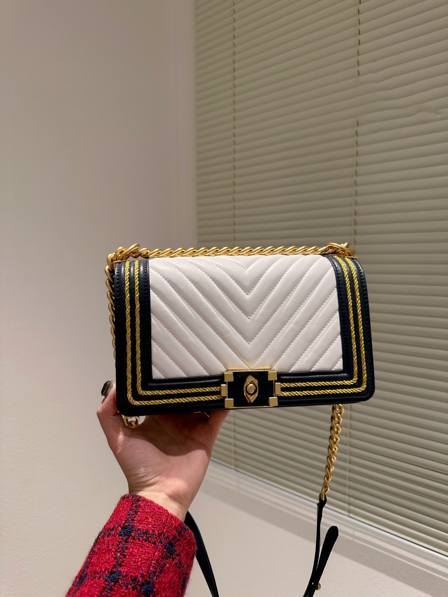 2022 Chief Designer Two color Classic Splice Handheld Shoulder Bag The charm of women is up to me, Split
2022 Chief Designer Two color Classic Splice Handheld Shoulder Bag The charm of women is up to me, Split