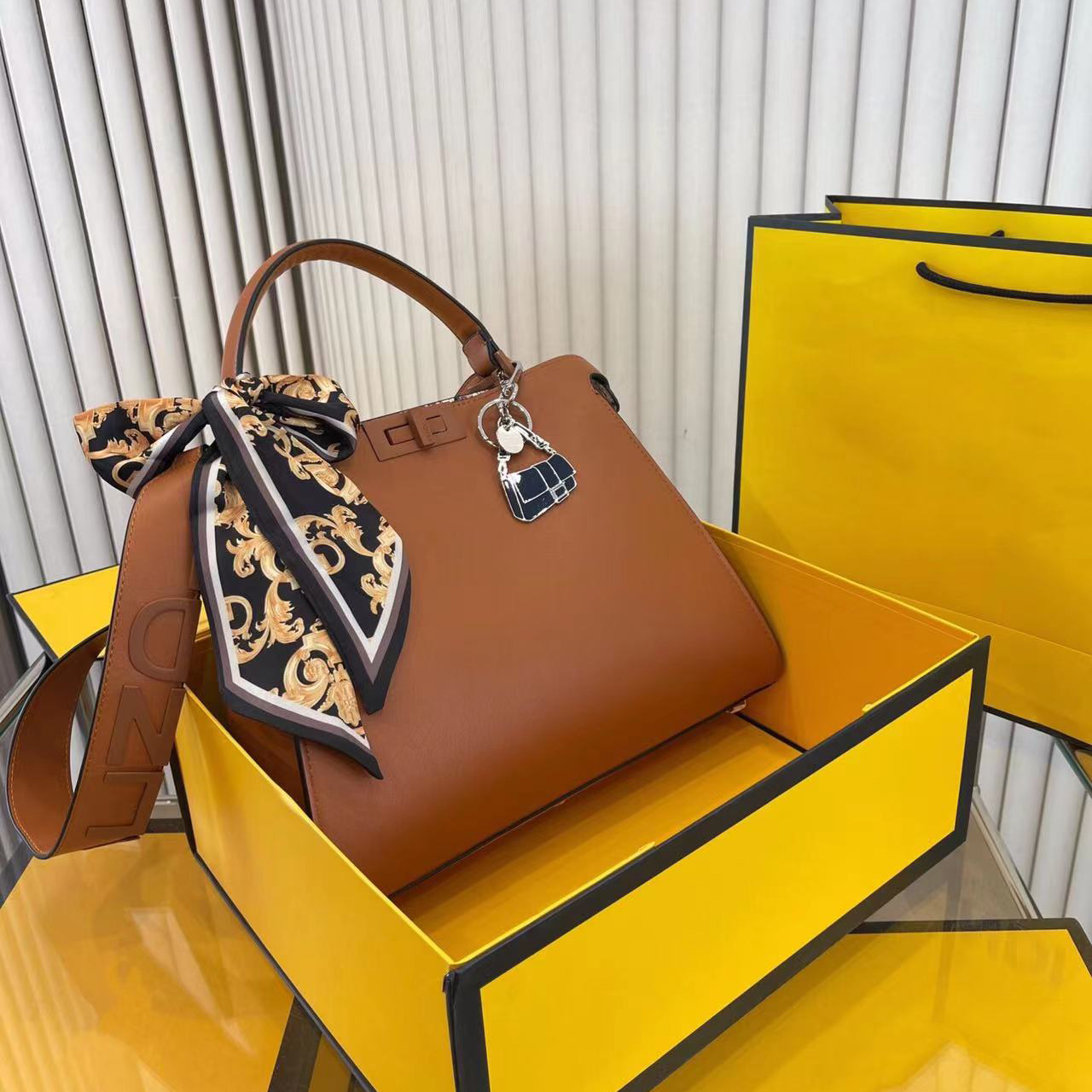 Designer Handbag Epsom Women bags Real tote bag Gold Cowskin Genuine leather Handbags Shoulder Messenger Grace Patricia Lady Luxury Portable 001, Customize
Designer Handbag Epsom Women bags Real tote bag Gold Cowskin Genuine leather Handbags Shoulder Messenger Grace Patricia Lady Luxury Portable 001, Customize