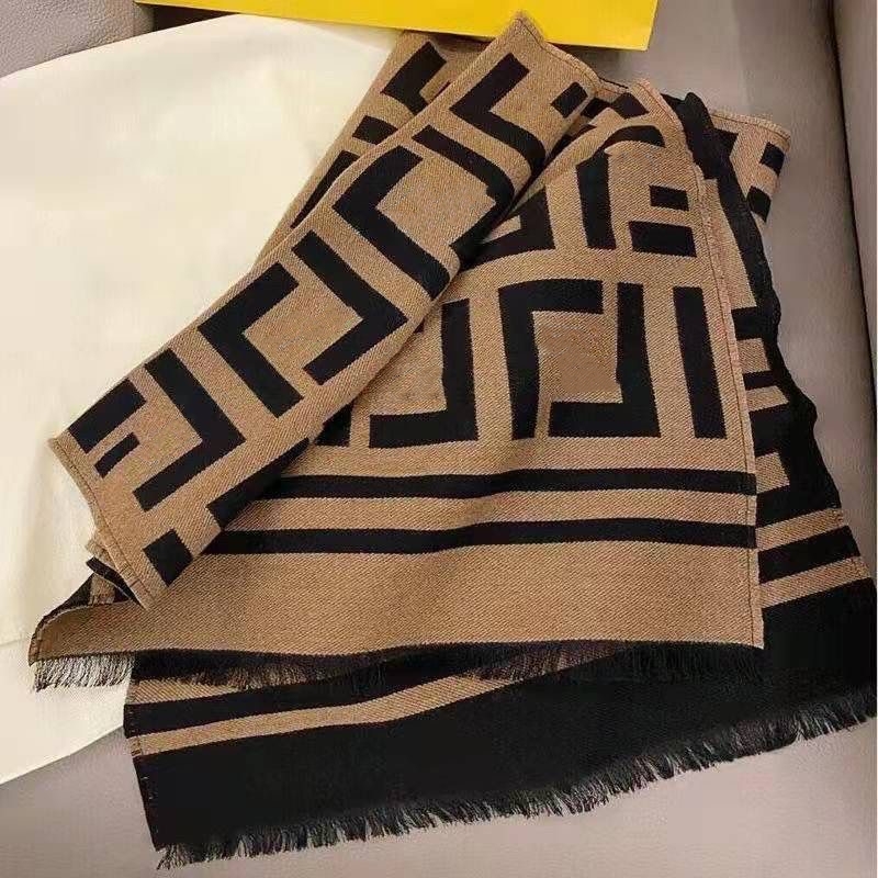 2022 Stylish Men and women designer Cashmere Scarf Full Letter Printed Scarves Soft Touch Warm Wraps With Tags Autumn Winter Long Shawls With box
2022 Stylish Men and women designer Cashmere Scarf Full Letter Printed Scarves Soft Touch Warm Wraps With Tags Autumn Winter Long Shawls With box