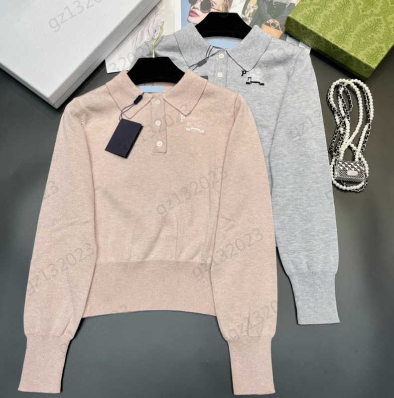 Womens Sweaters Chest Logo Embroidered Shirt Collar Long Sleeves Knitted Sweater Simple Classic Style Casual Joker Knitwear Women Clothes 2 Colors 1970
Womens Sweaters Chest Logo Embroidered Shirt Collar Long Sleeves Knitted Sweater Simple Classic Style Casual Joker Knitwear Women Clothes 2 Colors 1970