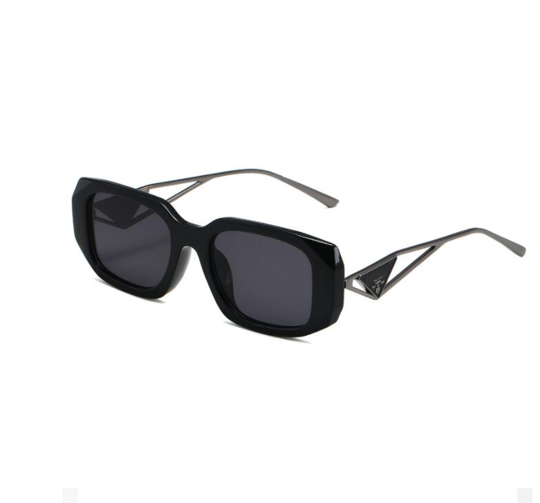 Designer Sunglasses Classic Eyeglasses Goggle Outdoor Beach Sun Glasses For Man Woman Mix Color Optional Triangular signature 22030
Designer Sunglasses Classic Eyeglasses Goggle Outdoor Beach Sun Glasses For Man Woman Mix Color Optional Triangular signature 22030