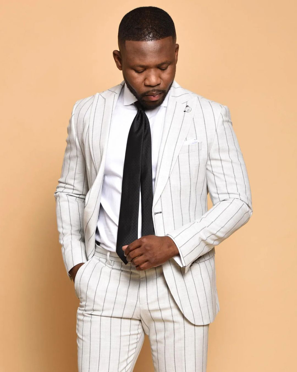 Two Pieces Wedding Tuxedos Men Suits Pinstripe Peaked Modern Formal Slim Two-Button Customized Fit Notched Lapel Three Outer Pockets Business Coat Pan