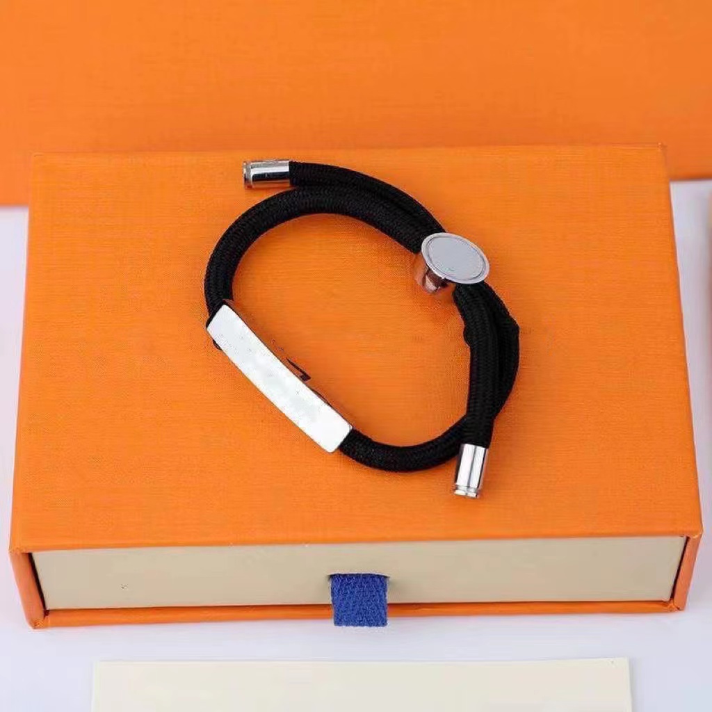 Fashion sports bracelets hand paddle tennis rope couple leather presbyopia men's and women's bracelets the same styles
Fashion sports bracelets hand paddle tennis rope couple leather presbyopia men's and women's bracelets the same styles