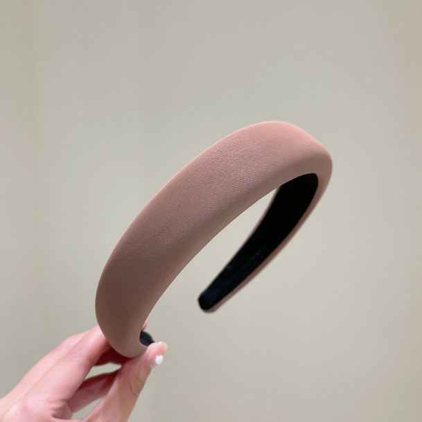 Designer head scarf Luxury Brand Hair Hoop Korean Women Fashion Travel Hairpins High-end Versatile Hair Accessories Popular Design Gift For Lovers, Black
Designer head scarf Luxury Brand Hair Hoop Korean Women Fashion Travel Hairpins High-end Versatile Hair Accessories Popular Design Gift For Lovers, Black