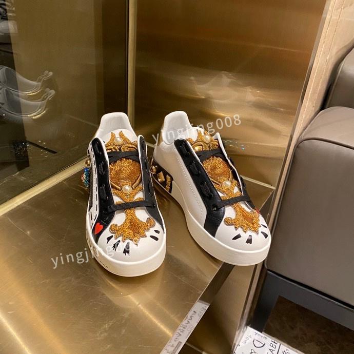 With Box Designer Shoes 2022 The latest men's flat casual sports white shoes leather material comfortable upper feet soft soles versati oEiI, 01
With Box Designer Shoes 2022 The latest men's flat casual sports white shoes leather material comfortable upper feet soft soles versati oEiI, 01