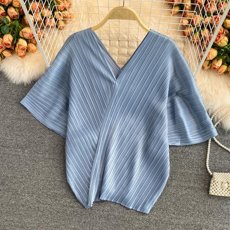 Women's T Shirts French V-neck Chiffon With Open Collarbone Bat Sleeved Pleated Top, Beige
Women's T Shirts French V-neck Chiffon With Open Collarbone Bat Sleeved Pleated Top, Beige