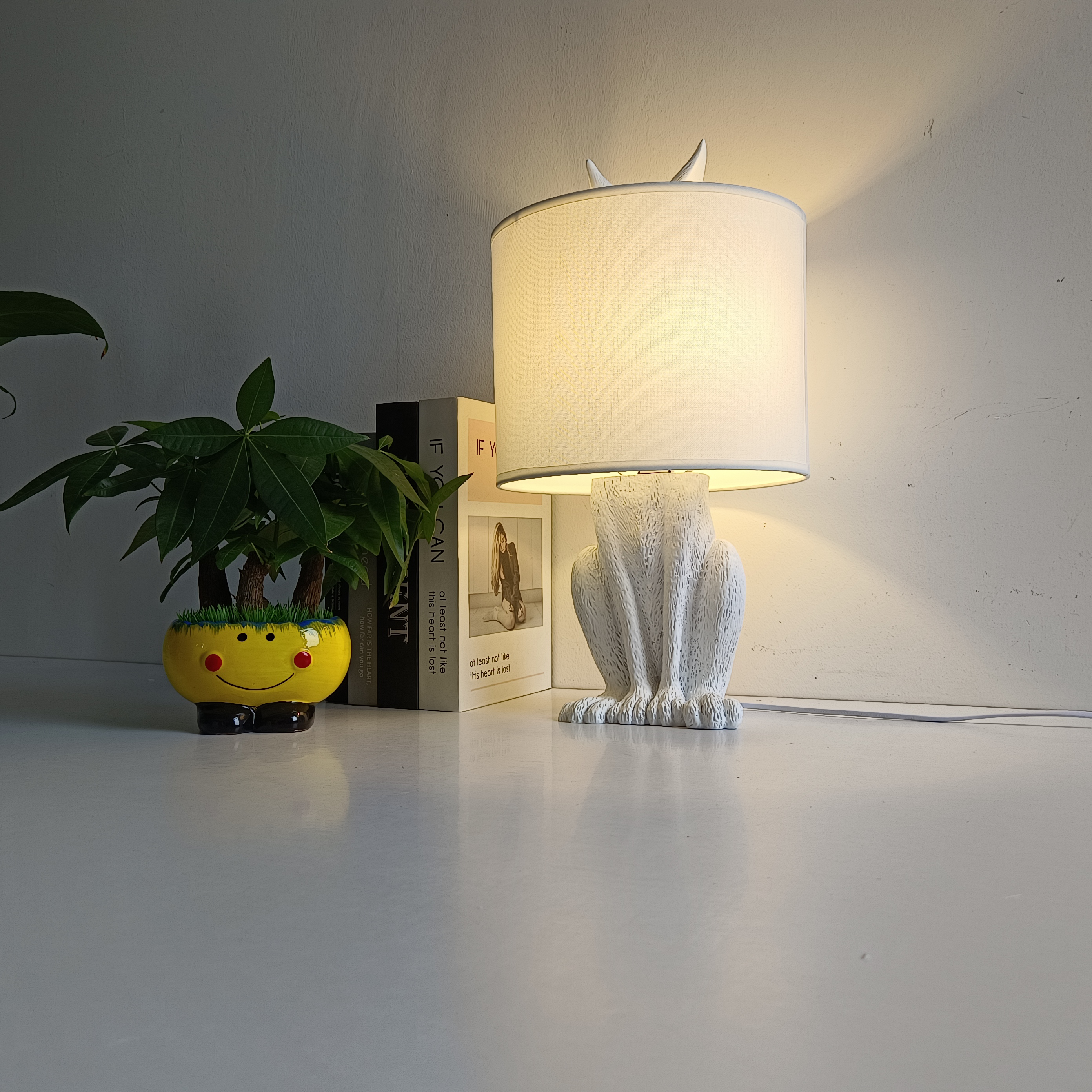 Elegant Rabbit Mask Resin Table Lamp Ideal for Bedroom, Study, and Dining Room Decoration