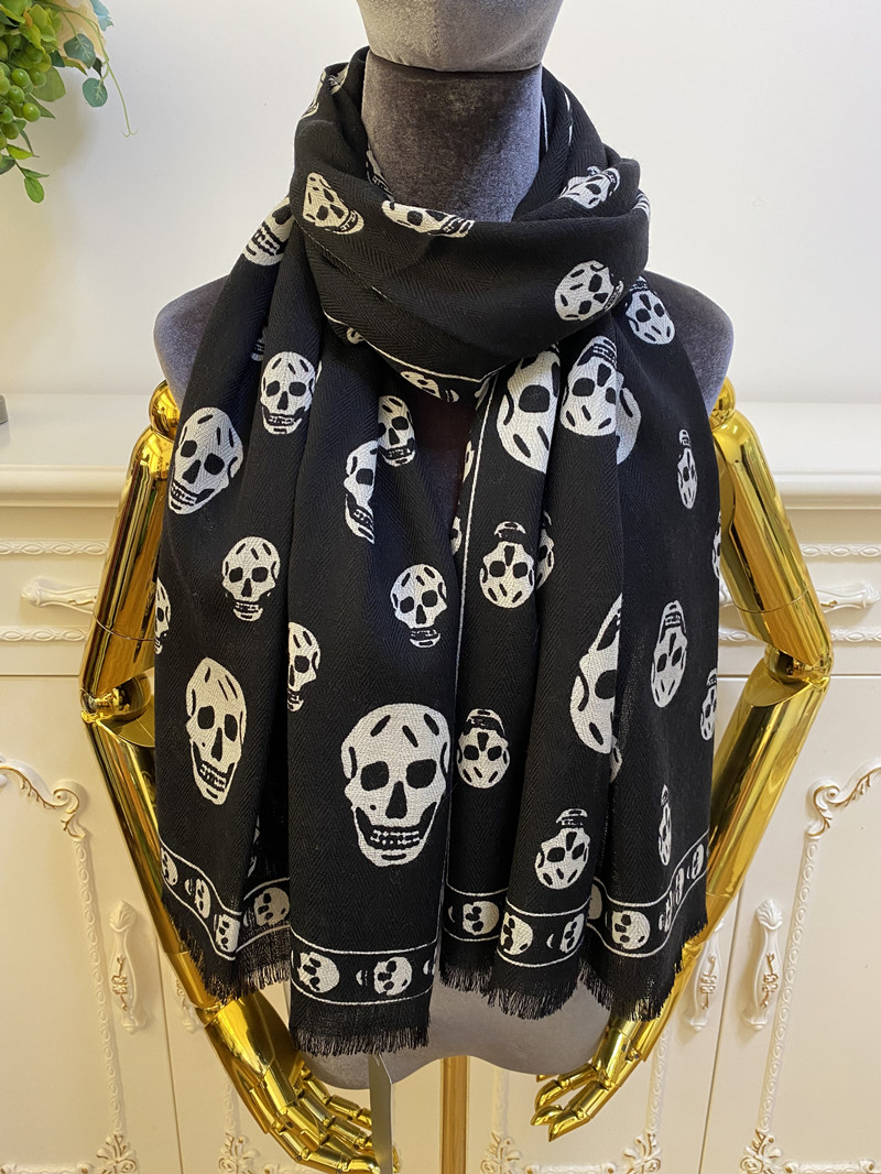 Women's long scarf shawl pashmina wool material black color print pattern size 180cm -65cm
Women's long scarf shawl pashmina wool material black color print pattern size 180cm -65cm