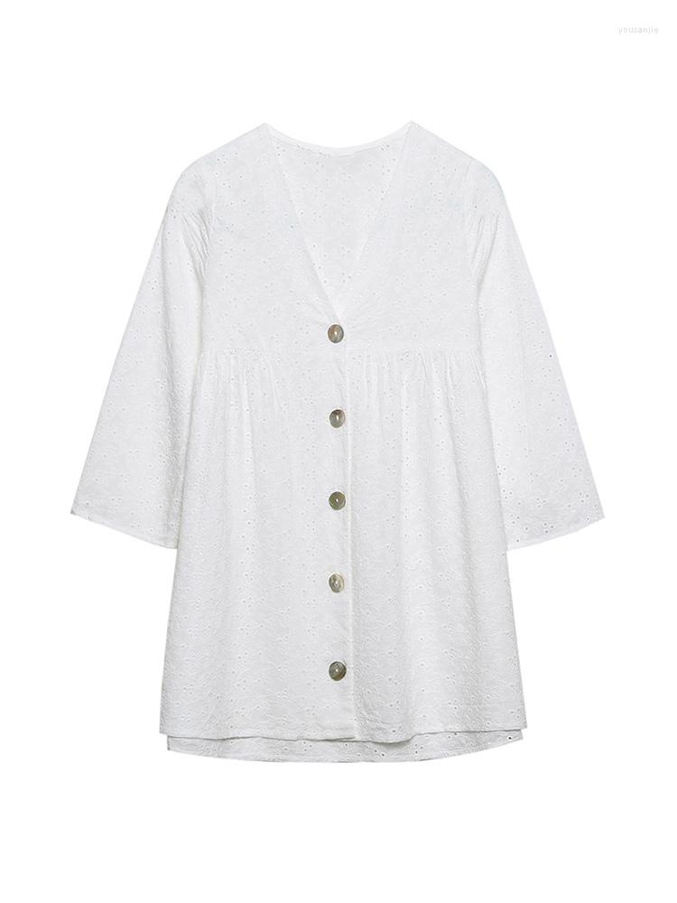 Women's Blouses Or Tops For Woman 2022 Button Up Cutwork Embroidery Blouse Women Summer V Neck 3/4 Sleeve Casual White Shirt Top
Women's Blouses Or Tops For Woman 2022 Button Up Cutwork Embroidery Blouse Women Summer V Neck 3/4 Sleeve Casual White Shirt Top