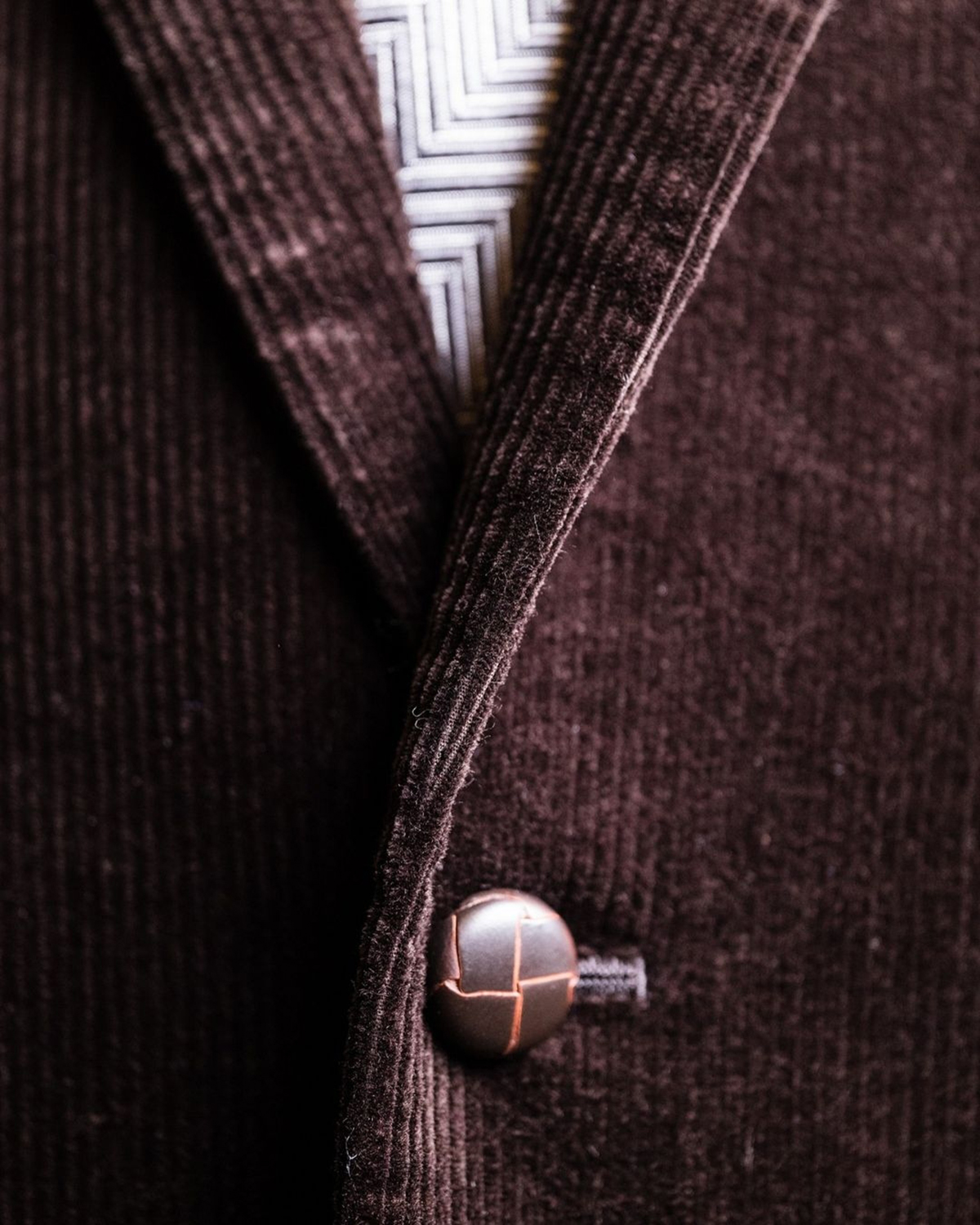 One Piece Handsome Wedding Tuxedos Men Suit Corduroy Three Outer Pockets Modern Formal Customized Business Suit Back Vent Casual Autumn