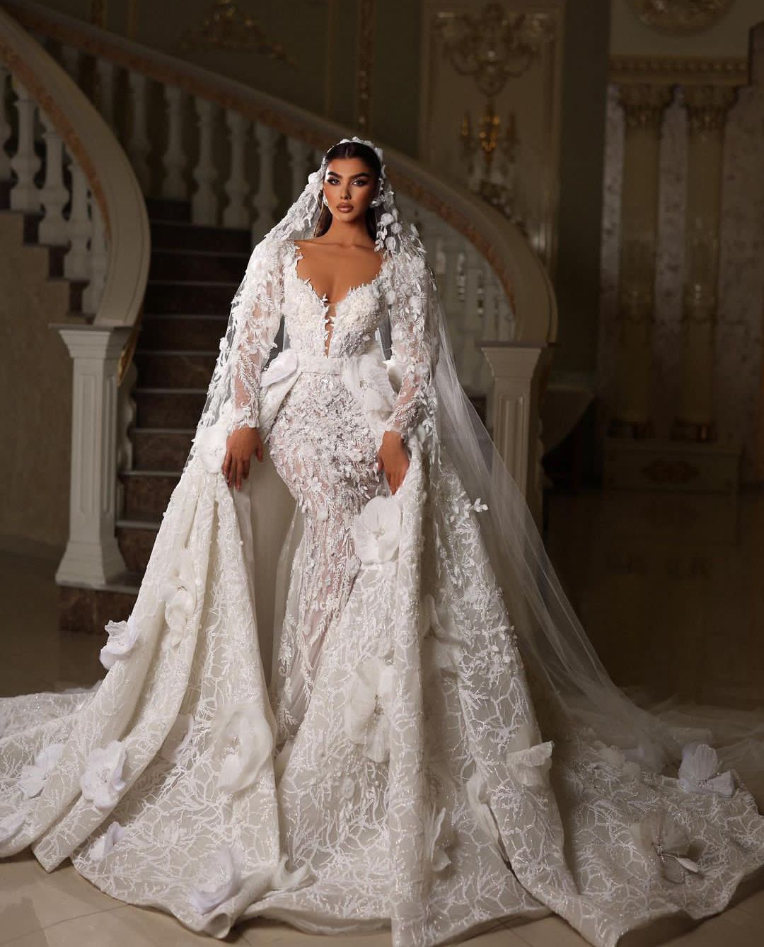 Mermaid Wedding Dresses Deep V Neck Long Sleeves Beads Applique Sequins 3D Lace wers Ruffles Sparkly Detachable Train Plus Size Bridal Gowns Custom Ma