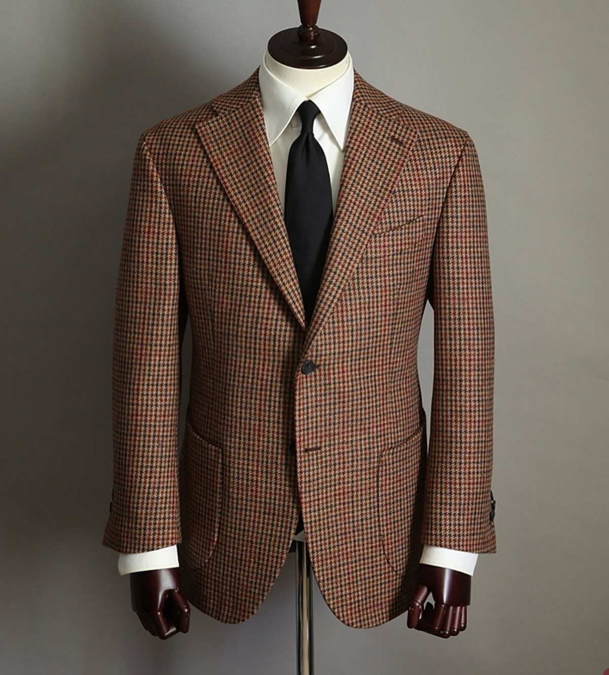 One Piece Handsome Wedding Tuxedos Men Suit Classical Style Notched Lapel Three Outer Pockets Modern Formal Customized Business Suit Back Vent Casual 