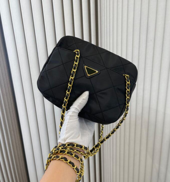 designer handbag fashion ladies girls women shoulder bags camera bag Metal Chain Quilting triangle, 1#
designer handbag fashion ladies girls women shoulder bags camera bag Metal Chain Quilting triangle, 1#