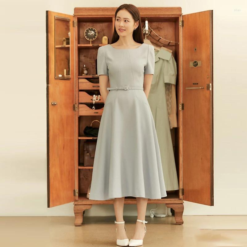 Casual Dresses Super Quality Korean Star Same 2022 Summer Women' Round Neck Short Sleeve Light Green Waist Closing Fresh Women Dress
Casual Dresses Super Quality Korean Star Same 2022 Summer Women' Round Neck Short Sleeve Light Green Waist Closing Fresh Women Dress