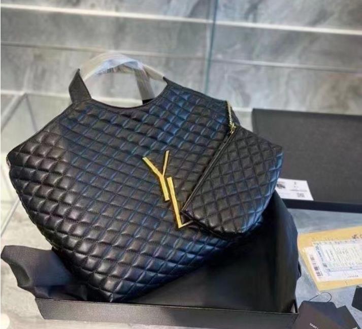 Icare Maxi Rose Shopping Bag In Gaby Quilted Lambskinl Large Capacity Lady Casual Tote Bag with wallet 2023 Tiktok Ins Women Fashion Shoulder Bags, Black
Icare Maxi Rose Shopping Bag In Gaby Quilted Lambskinl Large Capacity Lady Casual Tote Bag with wallet 2023 Tiktok Ins Women Fashion Shoulder Bags, Black