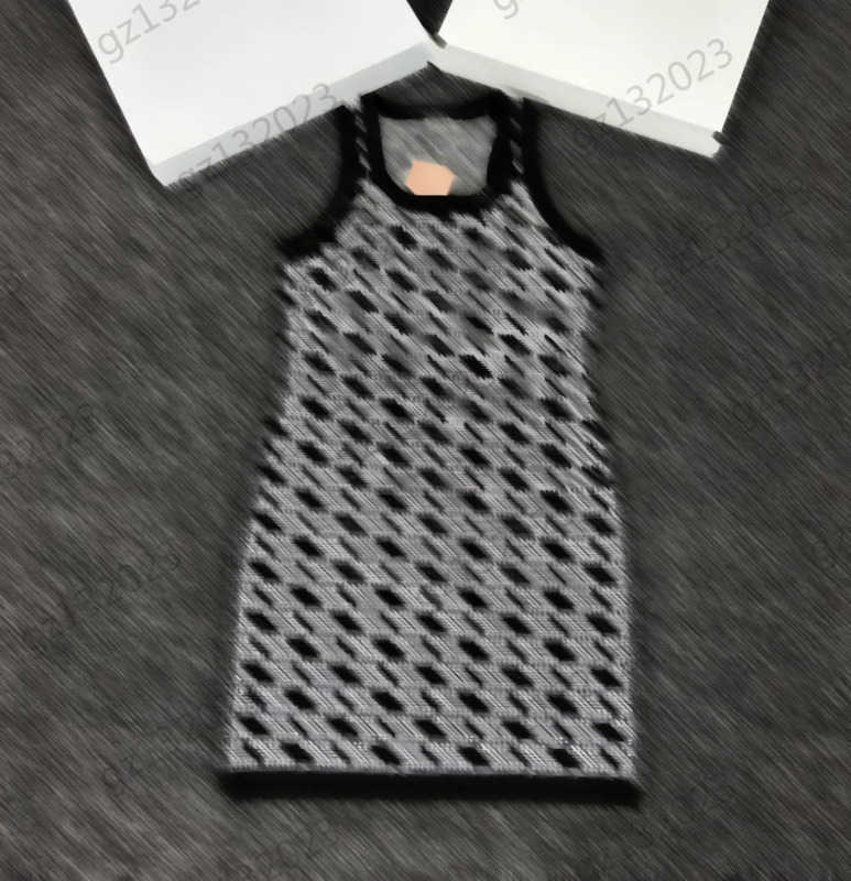 Designer Womens Dresses Letter Embroidery Color Matching Striped Edge Sleeveless Dress U-neck Corset Waist Cut Slim Maxiskit Fashion Designer Women Clothing 1970, 11
Designer Womens Dresses Letter Embroidery Color Matching Striped Edge Sleeveless Dress U-neck Corset Waist Cut Slim Maxiskit Fashion Designer Women Clothing 1970, 11