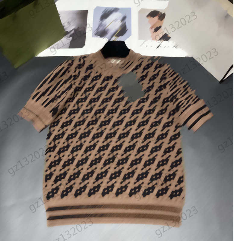 Womens Sweaters Striped Letter Jacquard Short Sleeves Knitted Sweater Classic Crewneck Loose Joker Knitwear Luxury Brand Women Apparel 1970
Womens Sweaters Striped Letter Jacquard Short Sleeves Knitted Sweater Classic Crewneck Loose Joker Knitwear Luxury Brand Women Apparel 1970