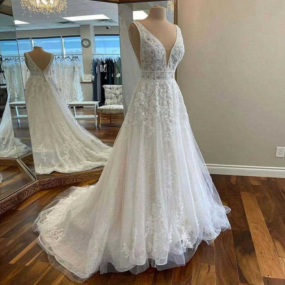 Fashion Lace Backless Wedding Dresses Appliqued Bridal Gowns Deep V Neck A Line Sweep Train Tulle robe de mariee