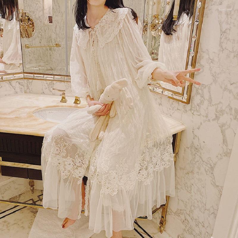 Women' Sleepwear Vintage Luxury White Lace 2-Pcs Women' Robe Sets Royal Roupas De Dormir Femininas Holiday Film Heroine Princess
Women' Sleepwear Vintage Luxury White Lace 2-Pcs Women' Robe Sets Royal Roupas De Dormir Femininas Holiday Film Heroine Princess