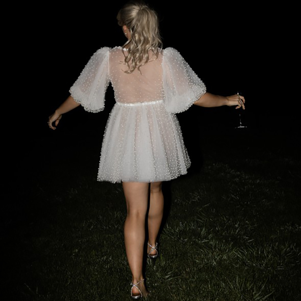 Pearls Beaded Short A Line Wedding Dresses 2023 Lantern Half Sleeves V-Neck 3D Floral Applique Ivory Bridal Gowns Illusion Sexy Summer Beach Reception