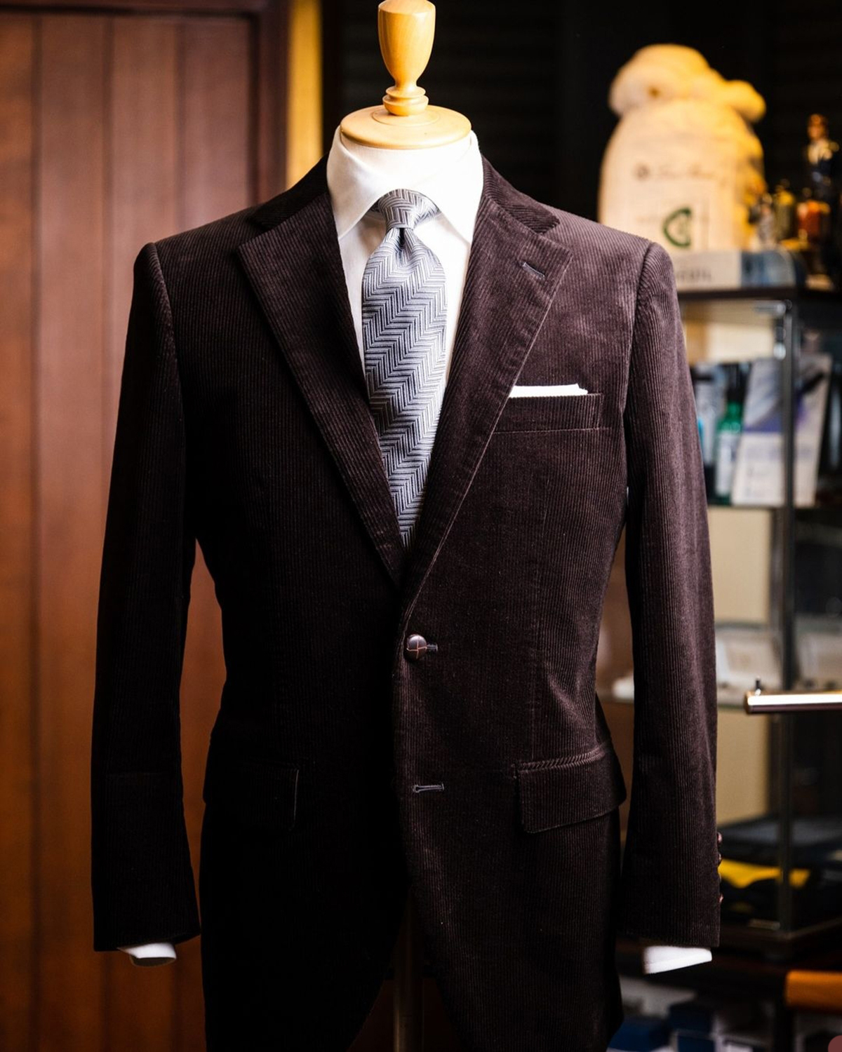 One Piece Handsome Wedding Tuxedos Men Suit Corduroy Three Outer Pockets Modern Formal Customized Business Suit Back Vent Casual Autumn