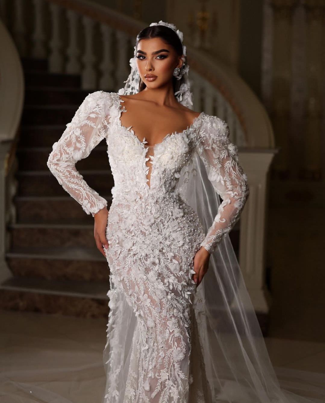 Mermaid Wedding Dresses Deep V Neck Long Sleeves Beads Applique Sequins 3D Lace wers Ruffles Sparkly Detachable Train Plus Size Bridal Gowns Custom Ma