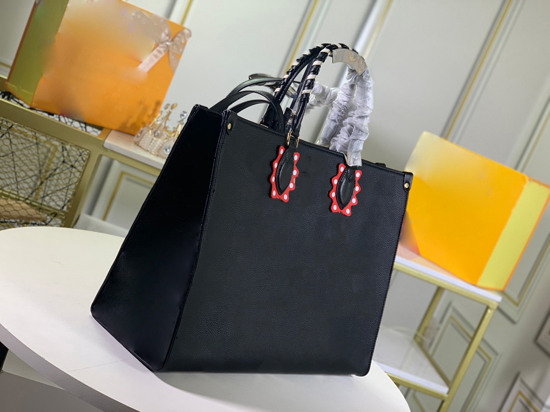 Luxury womens Design Bags Women handbag Crossbody Bag Shoulder Simple Everything Metal Letter leather Solid leather w26
Luxury womens Design Bags Women handbag Crossbody Bag Shoulder Simple Everything Metal Letter leather Solid leather w26