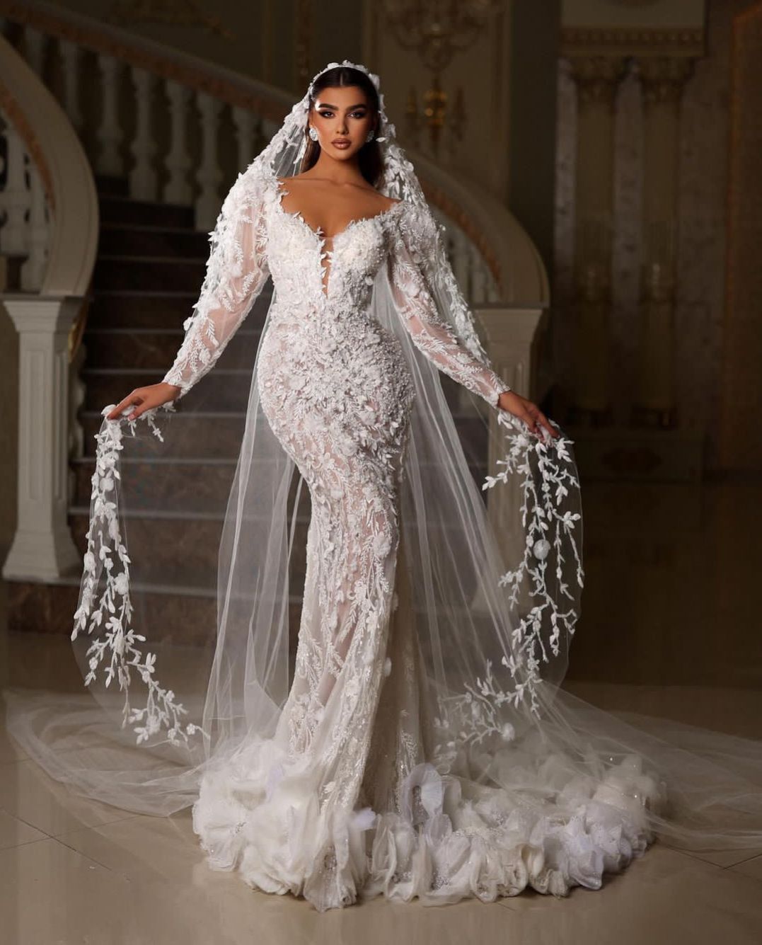 Mermaid Wedding Dresses Deep V Neck Long Sleeves Beads Applique Sequins 3D Lace wers Ruffles Sparkly Detachable Train Plus Size Bridal Gowns Custom Ma
