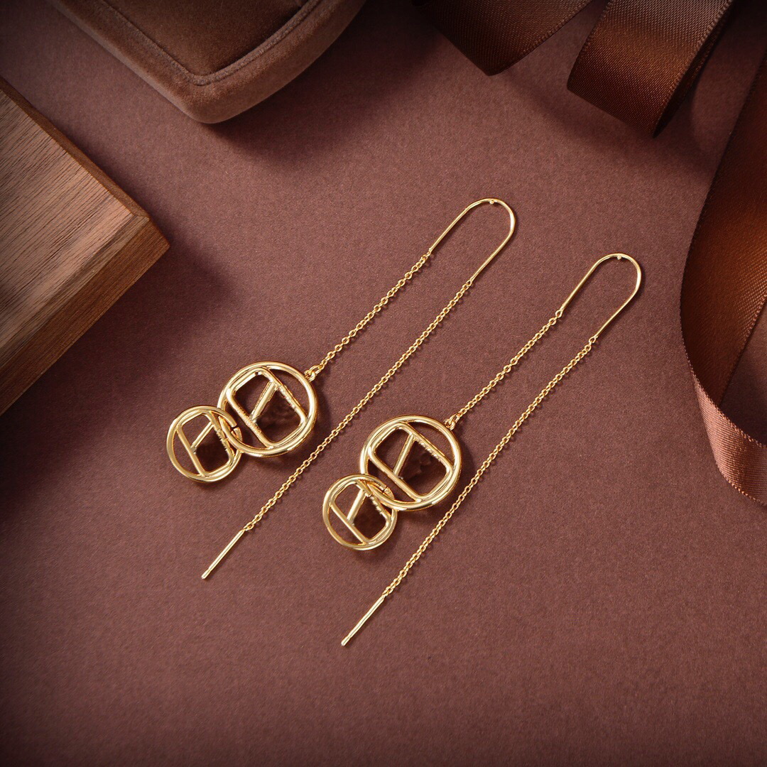 Gold copper Metal V letter Earrings Hoop & Huggie women exquisite simple anti allergy Ear Studs Ear Threads Designer Jewelry wedding festival Gift VALE7 --08
Gold copper Metal V letter Earrings Hoop & Huggie women exquisite simple anti allergy Ear Studs Ear Threads Designer Jewelry wedding festival Gift VALE7 --08
