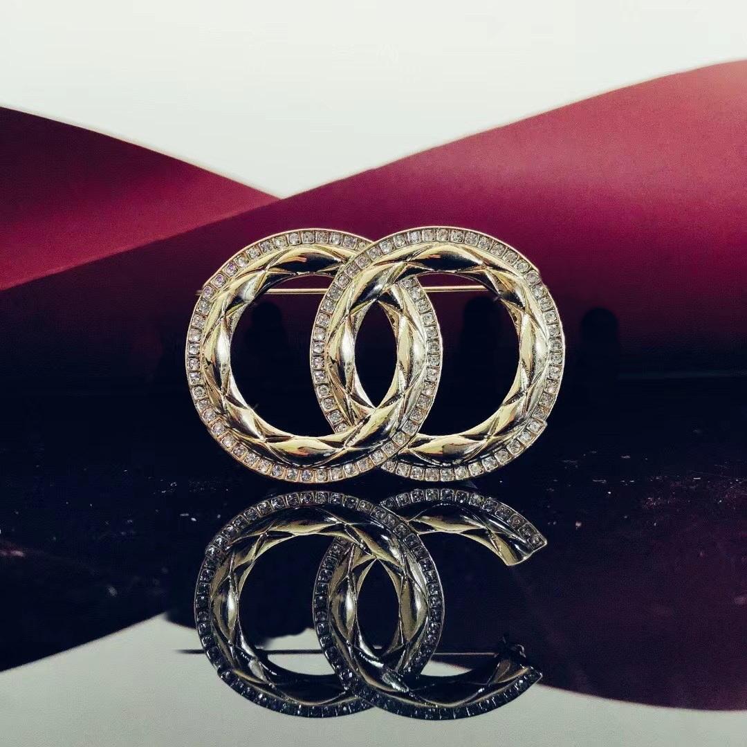 Jewelry Customization Diamonds Brooch Wholesaler Luxury Vintage Brooches New Designer European Sytle
Jewelry Customization Diamonds Brooch Wholesaler Luxury Vintage Brooches New Designer European Sytle