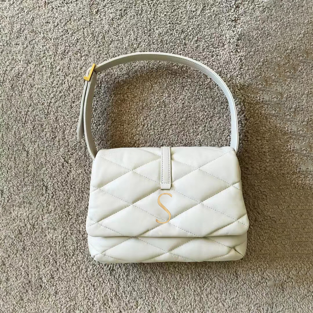 Luxurys Designers Underarm classic sLe 57 Shoulder Bag Hobo totes Womens mens quilted over lock Handbag fashion Crossbody Genuine Leather pochette alma Clutch bags, White
Luxurys Designers Underarm classic sLe 57 Shoulder Bag Hobo totes Womens mens quilted over lock Handbag fashion Crossbody Genuine Leather pochette alma Clutch bags, White