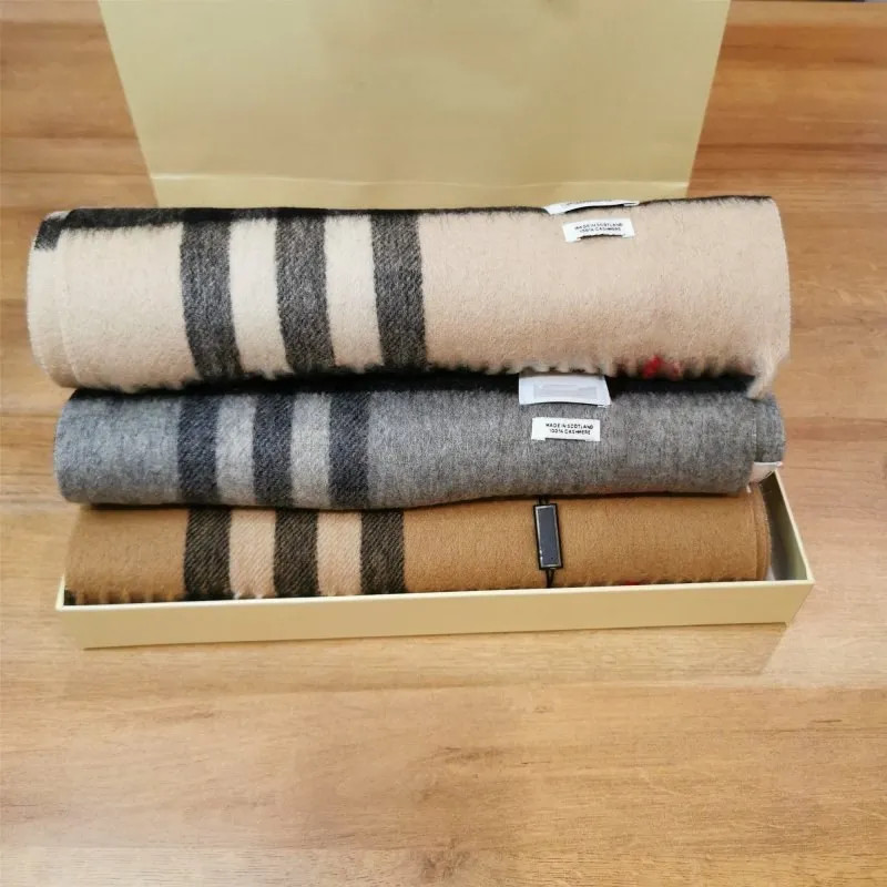 2022 5color Fashion BUR Letter Luxury Designer Scarf Men Women Scarfs Warm Winter Unisex Long High-grade Shawl Scarves 180X30cm
2022 5color Fashion BUR Letter Luxury Designer Scarf Men Women Scarfs Warm Winter Unisex Long High-grade Shawl Scarves 180X30cm