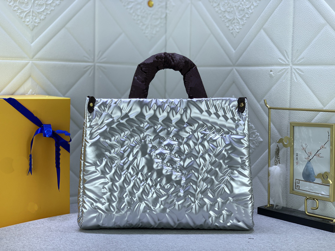 2022 designer luxury shopping bags embroidery winter down shopping travel essential bag 21069, Silver
2022 designer luxury shopping bags embroidery winter down shopping travel essential bag 21069, Silver