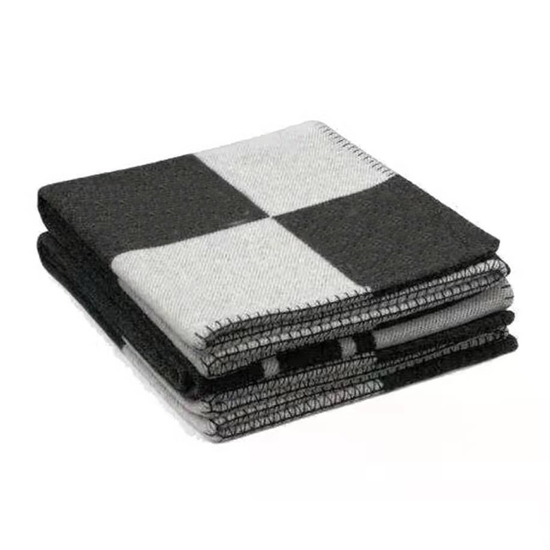 Fleece designer home blankets plaid cashmere luxury blanket scarf bed decor thicken about 135X180CM big black women men casual warmth rug throw blanket designer
Fleece designer home blankets plaid cashmere luxury blanket scarf bed decor thicken about 135X180CM big black women men casual warmth rug throw blanket designer