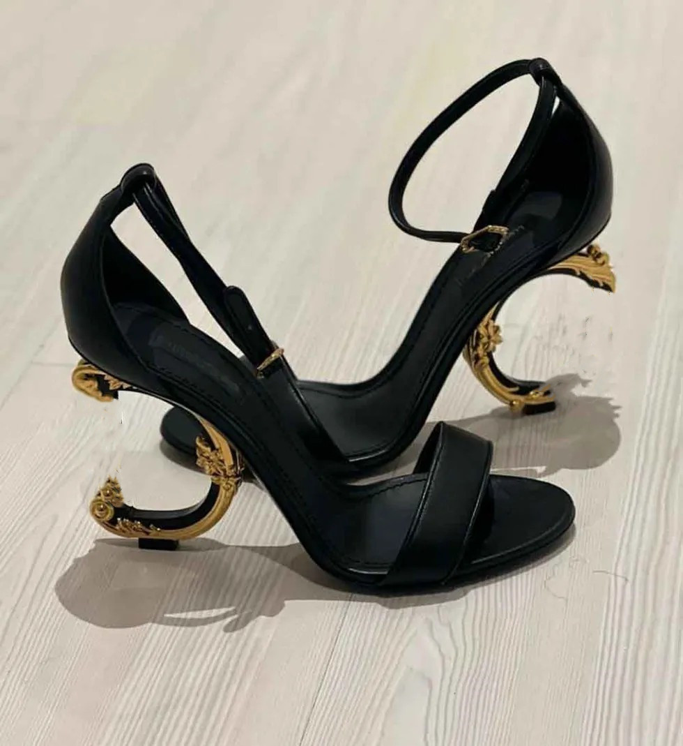 Top Luxury Keira Sandals Shoes Women Polished Calfskin D-shaped Heel Patent Leather Lady Gold-plated Carbon Gladiator Sandalias Party Wedding EU35-43, 13
Top Luxury Keira Sandals Shoes Women Polished Calfskin D-shaped Heel Patent Leather Lady Gold-plated Carbon Gladiator Sandalias Party Wedding EU35-43, 13