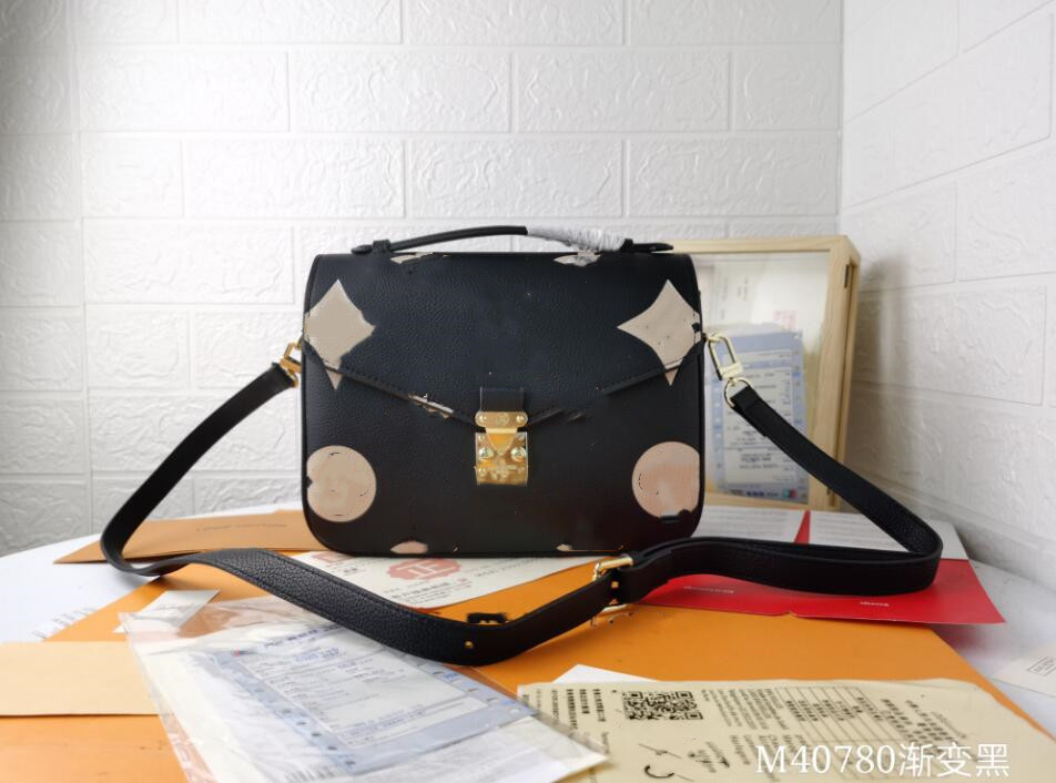 7A Genuine Leather Quality Designer Bags Handbag Purses Woman Fashion Clutch Purse Chain Women's designing Crossbody Shoulder Bag Black color, Black +white flower model
7A Genuine Leather Quality Designer Bags Handbag Purses Woman Fashion Clutch Purse Chain Women's designing Crossbody Shoulder Bag Black color, Black +white flower model