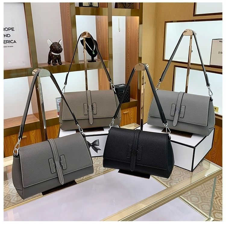 Luxury Designer Shoulder Bags Crossbody Bags Tote 2023 New Women's Fashion Texture Leather Portable One Shoulders Messenger Bag Factory Direct Sales, Black
Luxury Designer Shoulder Bags Crossbody Bags Tote 2023 New Women's Fashion Texture Leather Portable One Shoulders Messenger Bag Factory Direct Sales, Black