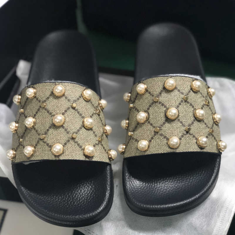 Men Women Sandals Designer Chaussures Platform Shoes Slide Slippers Pearl Snake Print Wide Flat Slippery Sandals Slipper Flip Flop EU35-46 With Box NO010
Men Women Sandals Designer Chaussures Platform Shoes Slide Slippers Pearl Snake Print Wide Flat Slippery Sandals Slipper Flip Flop EU35-46 With Box NO010