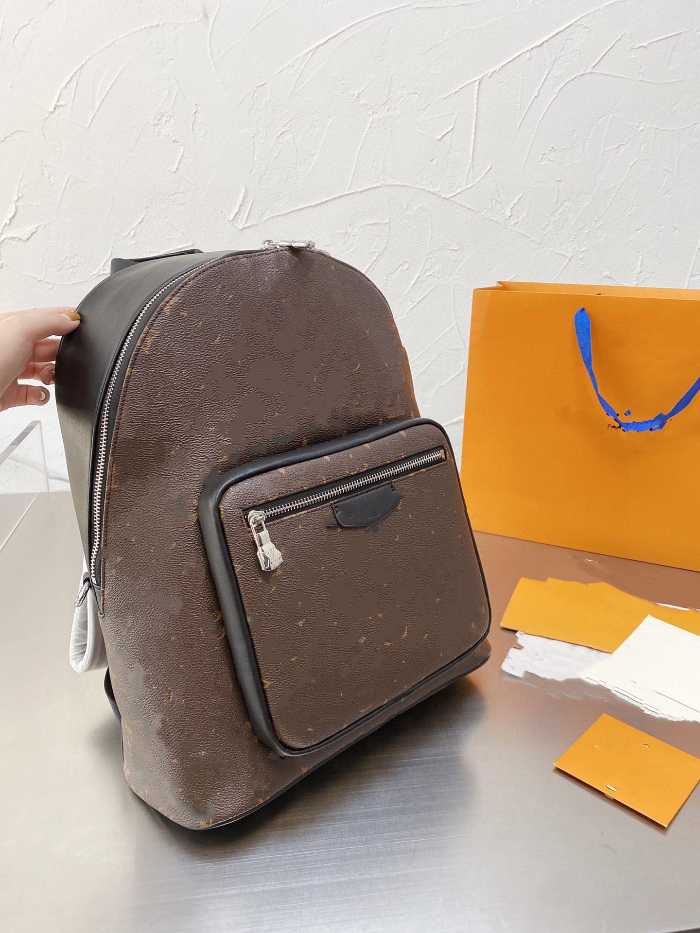 Mens Designer Backpack Discovery Luxury Design Women Designers Michael josh Backpacks Hot Springs Shouler Travel Bag Classic Purse Boyfriend notebook School bags, Extra freight
Mens Designer Backpack Discovery Luxury Design Women Designers Michael josh Backpacks Hot Springs Shouler Travel Bag Classic Purse Boyfriend notebook School bags, Extra freight