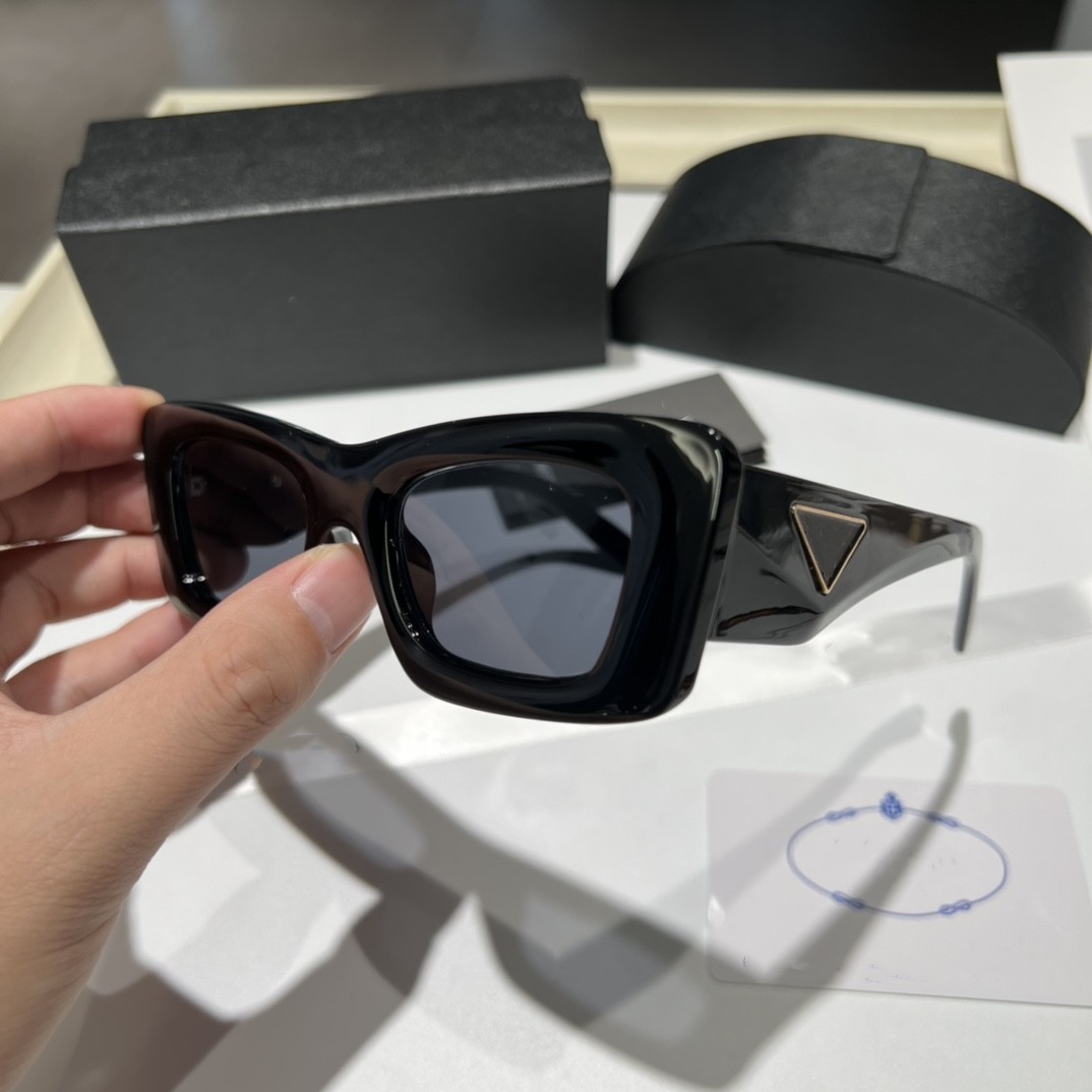 design sunglasses For women Fashion sun glasses UV protection big connection lens Frameless Top Quality Come With Package8900
design sunglasses For women Fashion sun glasses UV protection big connection lens Frameless Top Quality Come With Package8900
