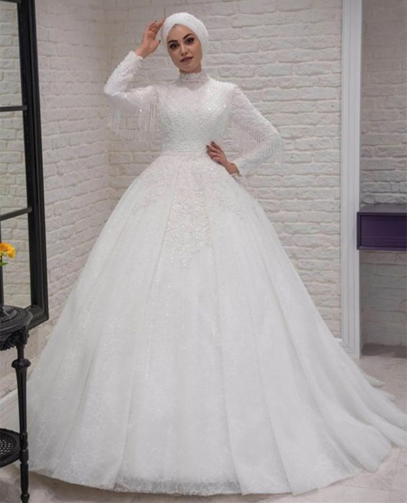 2023 Crystals Beaded Muslim A-Line Wedding Dresses Long Sleeves High Neck Lace Applique Beading Tassel Hijab Bridal Gowns Elegant Luxury Floor Length 