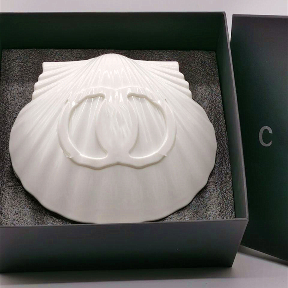 COCO Shell Bags Show Limited Edition Oval tassels Crossbody White Evening the tote bag Luxury Designers Shoulder handbags Fashion Women Lady satchel Bucket Gift
COCO Shell Bags Show Limited Edition Oval tassels Crossbody White Evening the tote bag Luxury Designers Shoulder handbags Fashion Women Lady satchel Bucket Gift