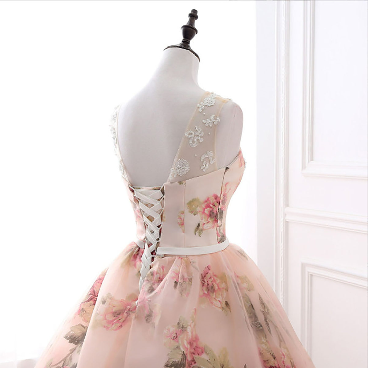 Elegant A-line Wedding Dresses Jewel Sleeveless Flowers Print Lace Up Backless Chapel Gown Dress Custom Made Plus Size Bridal Dress Vestidos De Novia