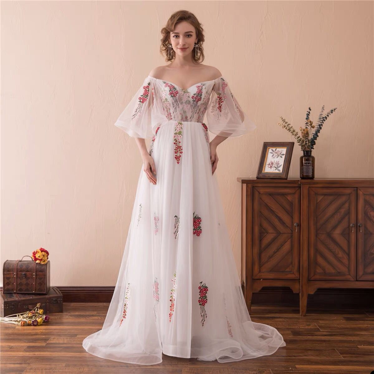 Elegant A-line Wedding Dresses Strapless Off the Shoulder Red Embroidery Backless Lace Up Floor Length Custom Made Plus Size Bridal Dress Vestidos De 