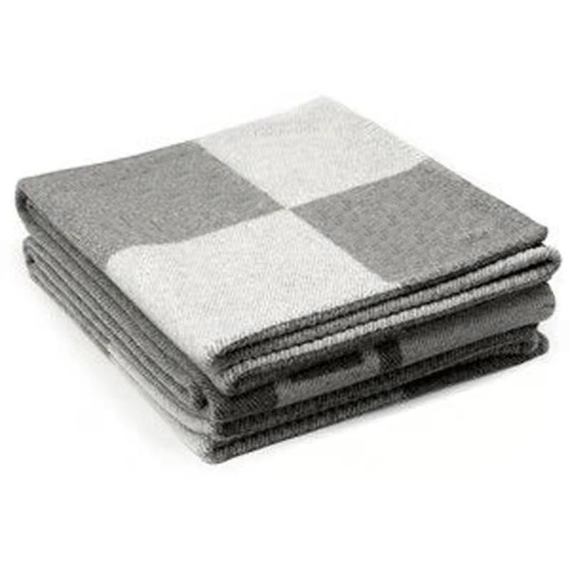 Winter blankets designer rug luxury couch baby blanket scarf portable cashmere wool couch home decor plaid orange letter shawl men lady faux fur throw blanket
Winter blankets designer rug luxury couch baby blanket scarf portable cashmere wool couch home decor plaid orange letter shawl men lady faux fur throw blanket
